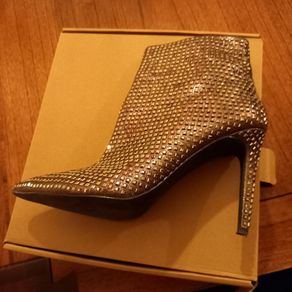 Womens Boots : 'Dune' (size 8)..Grab Your Gem