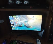 Curved Monitor