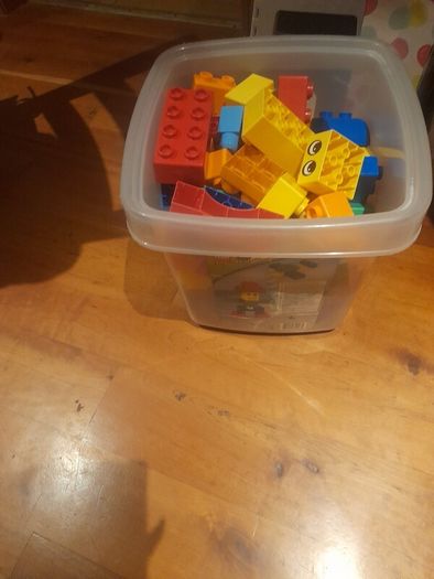 Large box Duplo bricks