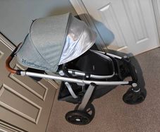 Uppababy Vista V1 Complete Bundle (Emmett Green) Footmuff and Organiser included - Exceptional Condition