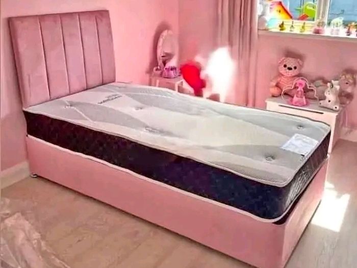 New Stylish single ,Double 4ft, 4ft6, King 5ft And 6ft Superking Sizes Divan Beds Instock. Drawers And Optional Tufted Mattresses Available. Free Delivery