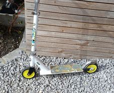 Kids' scooter