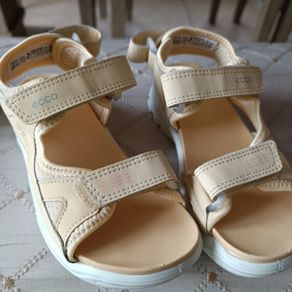 Girls Ecco summer holls sandals adjustable UK 11 eur 29
