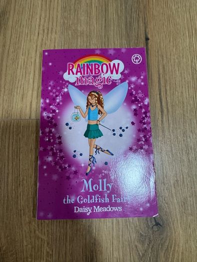 Rainbow Magic Molly the Goldfish Fairy by Daisy Meadows