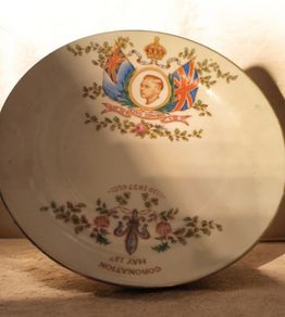 Rare 1937 King Edward VIII Abdication Coronation Plate Tuscan Bone China Careys Southsea