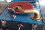 Gramophone wind up record player