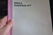 1986 Single european act with clippings of the time