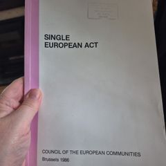 1986 Single european act with clippings of the time