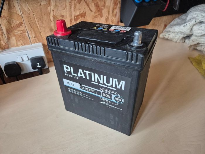 Brand new! Unused! PLATINUM - 055E - car Starter Battery