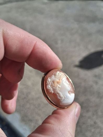 Vintage 14k Gold Cameo Brooch(5 grams)