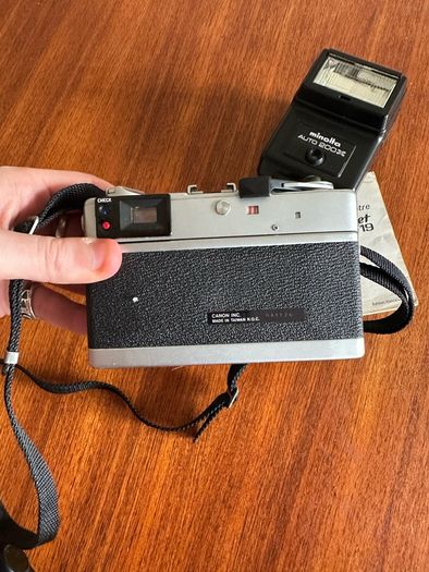 Canon Canonet G-III QL17 35mm Rangefinder Bundle + Flash, Manual