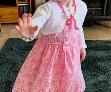 Beautiful pink floral dress size 3-4