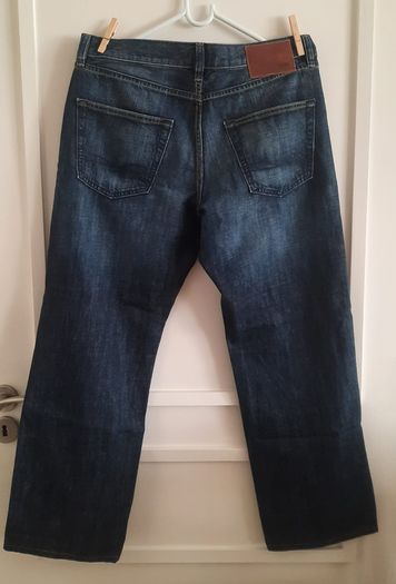 Boss jeans 33 waist and 28 leg in very good condition with no issues FREE STANDARD POSTAGE INCLUDED