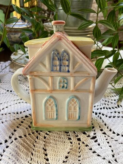 Collectable tea pot