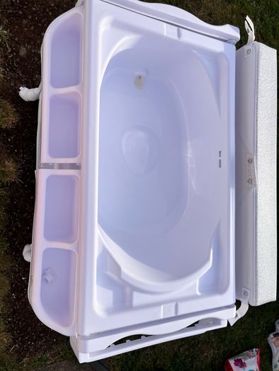 Baby changing table, with bath.