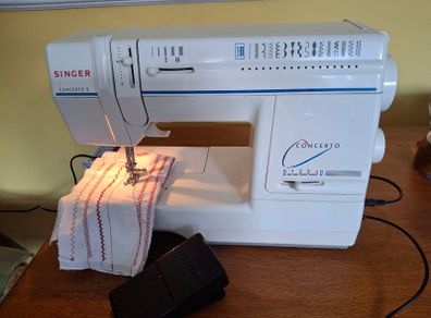 Singer Sewing Machine Concerto 2