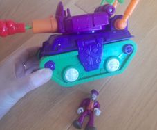 Imaginext Joker tank and character