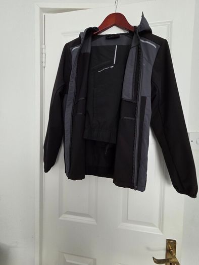 xl kids monterain tracksuit