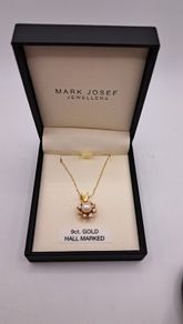 9ct yellow gold pearl necklace