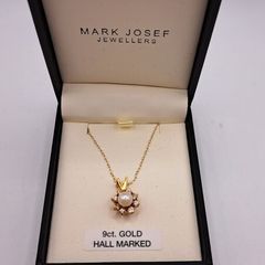 9ct yellow gold pearl necklace