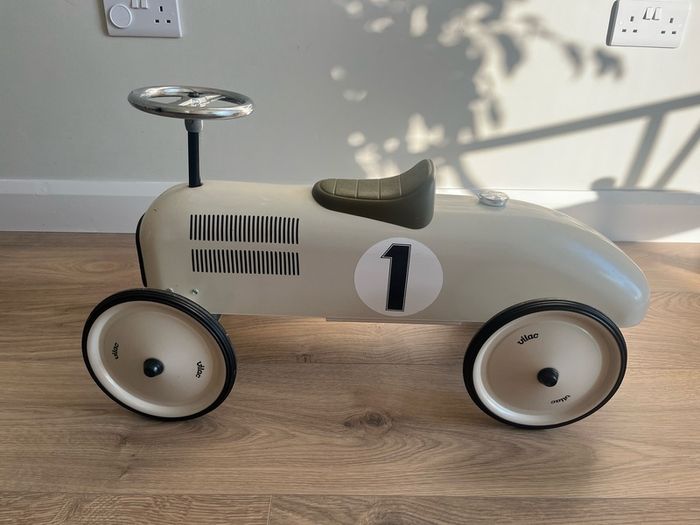 Vintage Style Kids Car