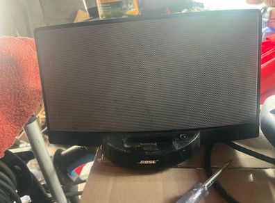 bose speaker and charger