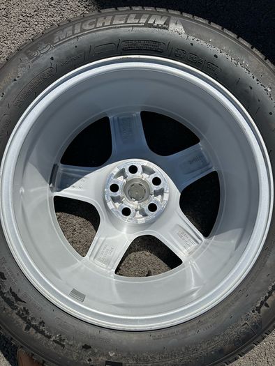 Land Rover Defender 20" Genuine Alloy wheels