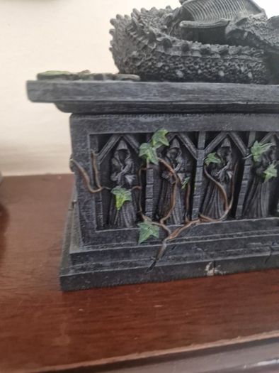 Dragon box