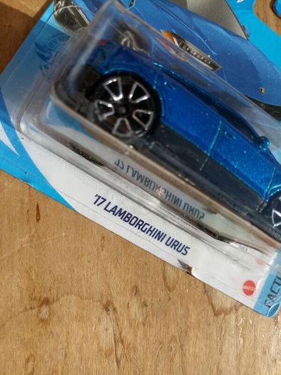 Hot Wheels '17 Lamborghini Urus