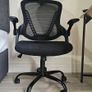 office chair and desk Image 2