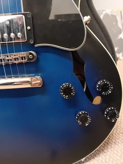 Gibson ES-135 Blueburst
