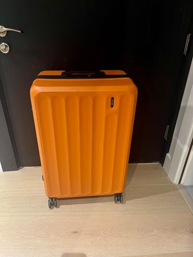Stunning Suitcase Set Orange
