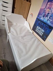 Toddler bed