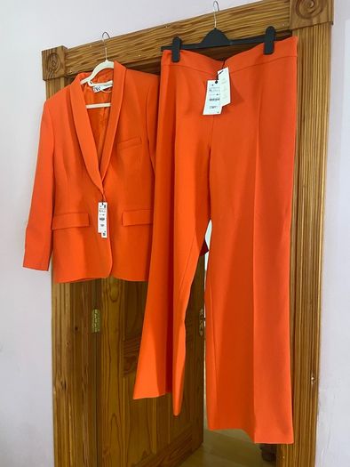 Fab Zara Bloggers Insta Famous Pumpkin Orange Suit Co Ord Blazer and Trousers   Size XL UK 14