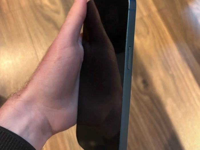iPhone 13 128GB 85% Battery Health