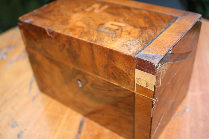 Vintage Wooden Jewelry Box 6,4" x 4" H-4"