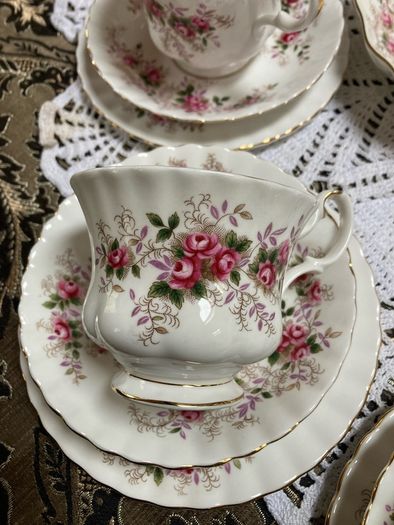 Royal Albert "Lavender Rose " trio