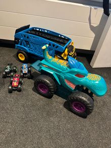 Monster Trucks
