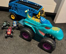 Monster Trucks