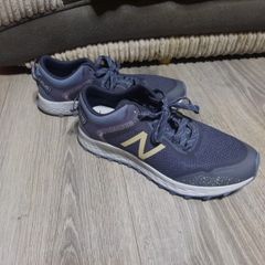 New Balance arishi foam runners
