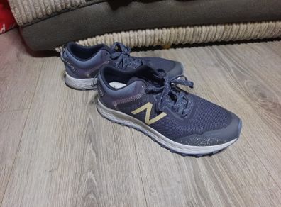 New Balance arishi foam runners