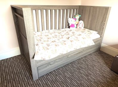 Franklin cot/daily bed + mattress