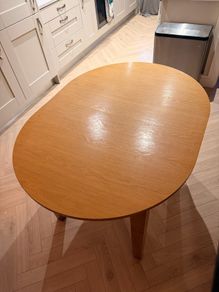Extendable Solid Oak Table