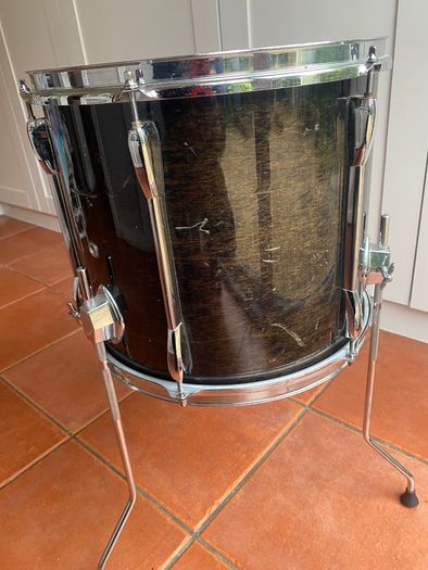 Pearl Export 14 x 14 floor tom.