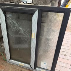 Window antrachite grey on white pvc with 20mm drip