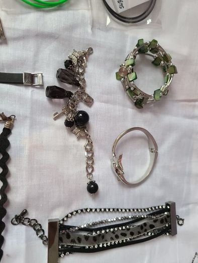 jewelleries 1 euro each or 50 euro for all
