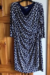 Laura Ashley Ladies Blue and White stretchy pencil midi dress size 16 Including postage