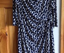 Laura Ashley Ladies Blue and White stretchy pencil midi dress size 16 Including postage