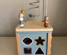 Little Dutch activity cube