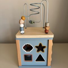 Little Dutch activity cube